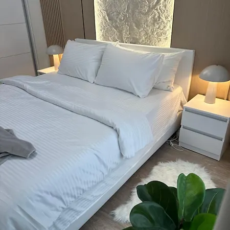 Regina's Sky * Skopje