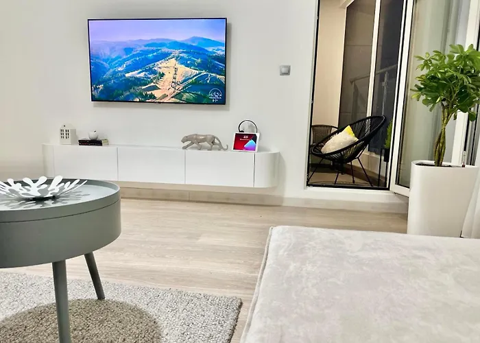 Regina's Sky Апартаменти Скоп'є