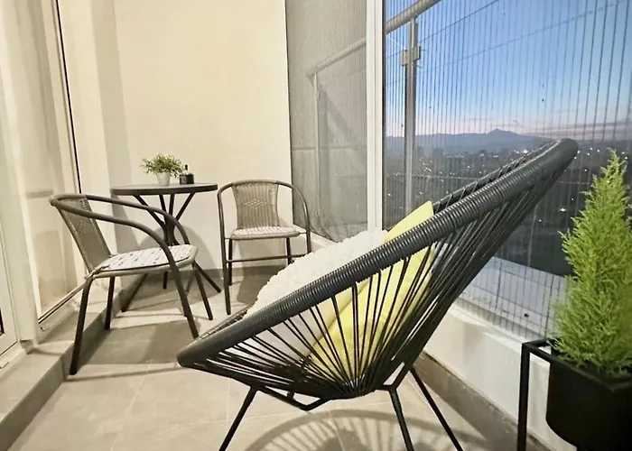 Regina's Sky Апартаменти